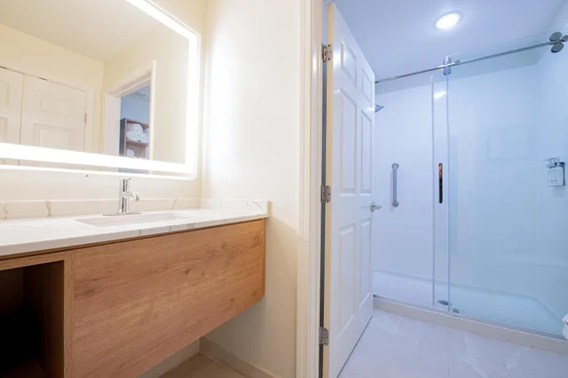 2 Bedrooms, Suite, Kitchen, Staybridge Suites Lafayette Airport 5/7