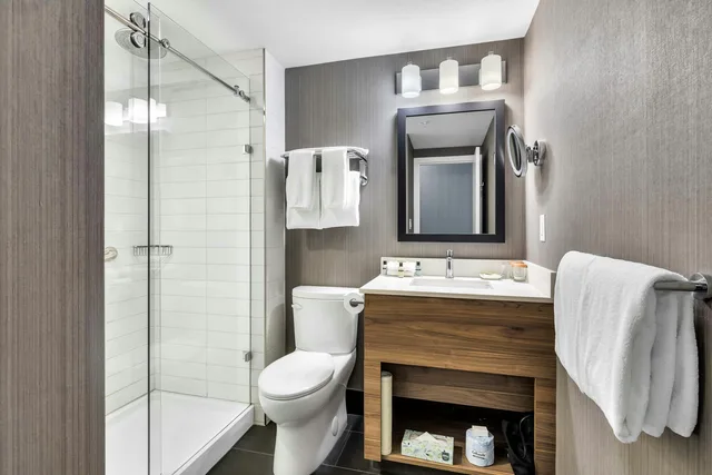 غرفة قياسية بسرير كينج، Sandman Hotel Grande Prairie 4/4