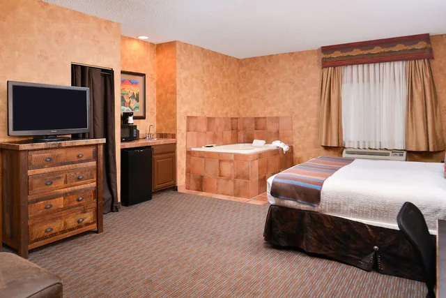 جناح بسرير كينج بحوض جاكوزي، Best Western Plus Inn Of Santa Fe 1/8