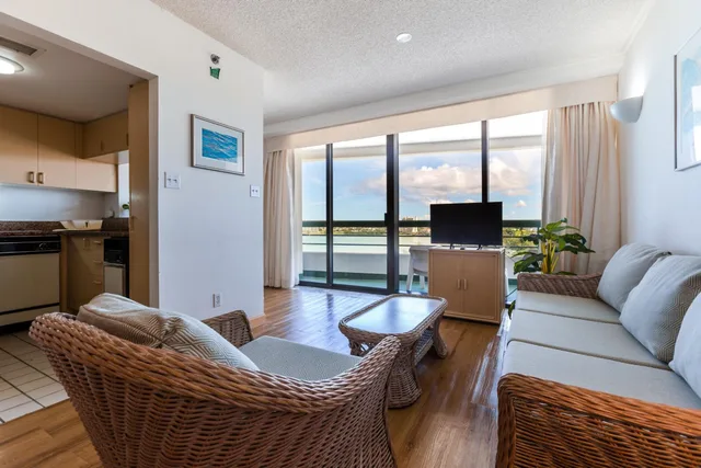 Tropical, Suite، Alupang Beach Tower 1/1