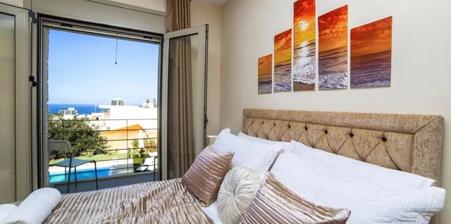 4 Bedrooms, 1 King and 2 Queen Beds, Sea View, Aroma Villas 1/8