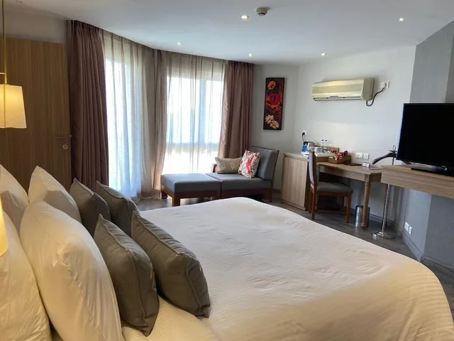 جناح رئاسي بسريرين كوين، Fortune Resort Grace Mussorie 1/4