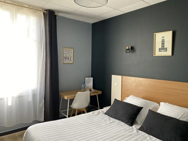 جناح عائلي بسرير كوين وسريرين منفصلين بغرفتي نوم، Citotel Le Chapon Fin 1/10