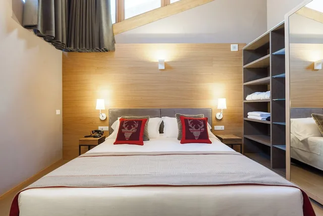 2 Bedrooms, Master, Executive, Suite, Twin Beds, Queen Bed, Sofa، Hotel Excelsior Planet 2/10