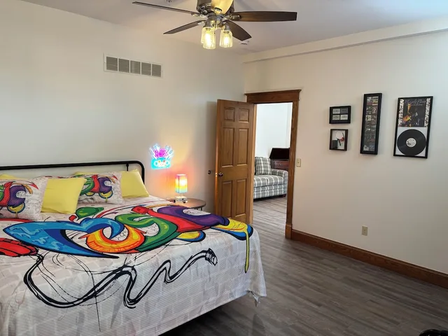 جناح بسرير كينج، Hermann Crown Suites 6/10