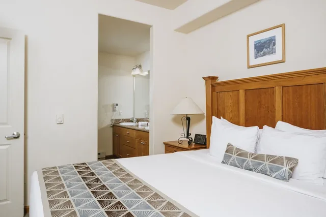3 Bedrooms, Town House, King and Queen Bed، Juniper Springs Resort 1/3