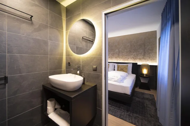 Gold, Apartment، B(L)Ackhome City Apartments 6/8