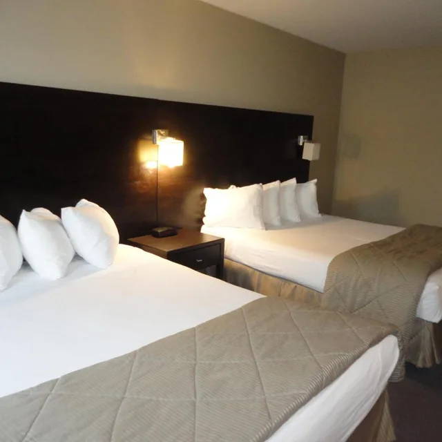 جناح بسريرين كوين بغرفتي نوم، Super 8 By Wyndham West Kelowna Bc 1/6