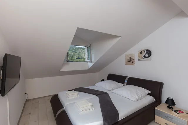 شقة سوبيريور بسريرين مزدوجين بإطلالة على البحر بشرفة بغرفتي نوم، Villa Celenca 1/5