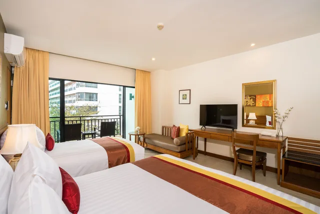 Deluxe, Family, 1 King and 1 Single Beds, Side Sea View، COSY BEACH HOTEL 3/6