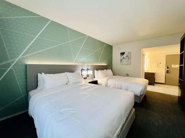 غرفة بسريرين كوين، Comfort Inn and Suites Beaver Dam 2/5