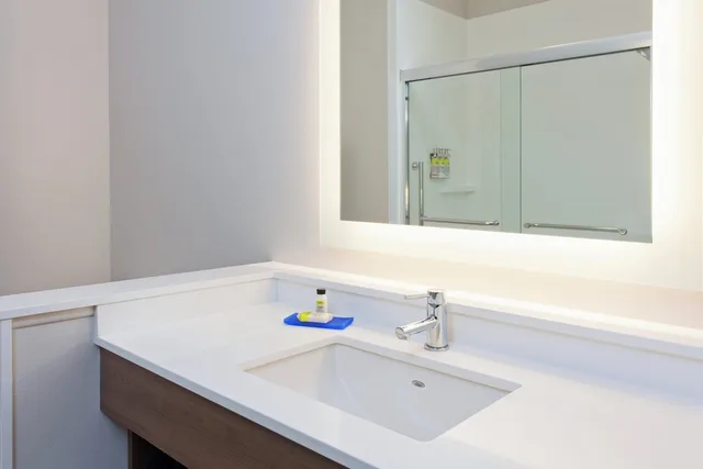 غرفة قياسية بسريرين كوين لذوي الإعاقة، Holiday Inn Express Hotel And Suites Moses Lake 6/8