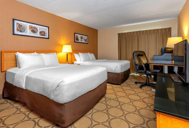 غرفة قياسية بسريرين كوين في طابق مرتفع، Comfort Inn Sault Ste Marie ON 4/8
