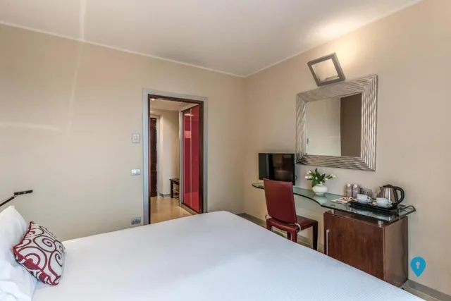 Budget, Double or Twin Bed, TriplyRoomc Collection - Roma Piazza Repubblica 1/4