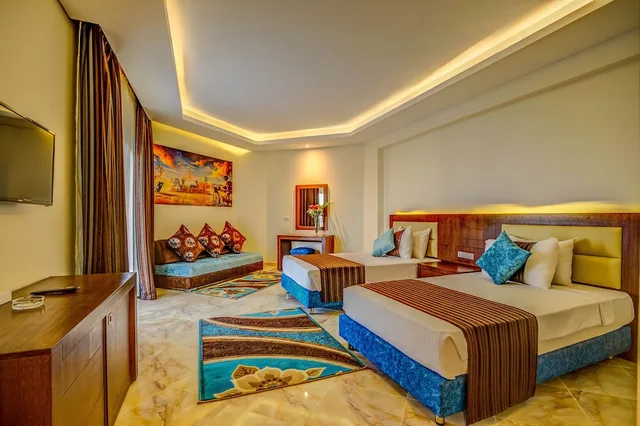 جناح سوبيريور بسرير مزدوج وسريرين منفصلين بإطلالة على الحديقة، Seagull Beach Resort - Families and Couples Only 2/5