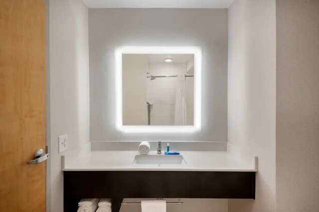 Suite, 2 Queen Beds, Extra Floor Space، Holiday Inn Express Hotel & Suites Daphne 3/3