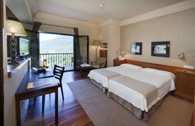 غرفة قياسية بسريرين منفصلين، Parador De Vielha 6/10