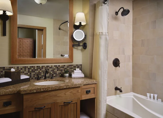 1 Bedroom, Mountain, Suite, Villa, King Bed, Sofa، Hyatt Vacation Club at the Welk, San Diego 2/2