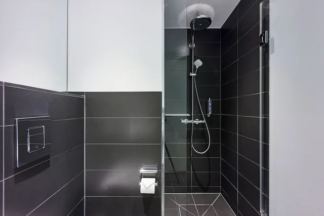 غرفة قياسية ثلاثية بسرير مزدوج وسرير فردي، Premier Inn Munchen City Schwabing Hotel 8/8