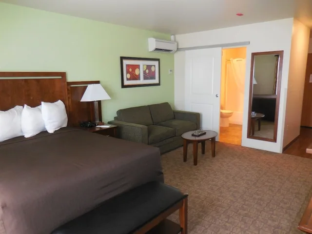 استوديو بسرير كوين مع أريكة بمطبخ صغير، Ledgestone Hotel Billings 2/9
