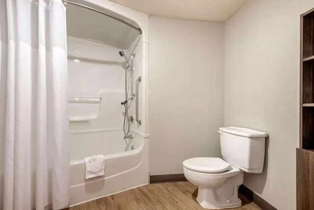 جناح لذوي الإعاقة، Quality Suites Quebec 4/4