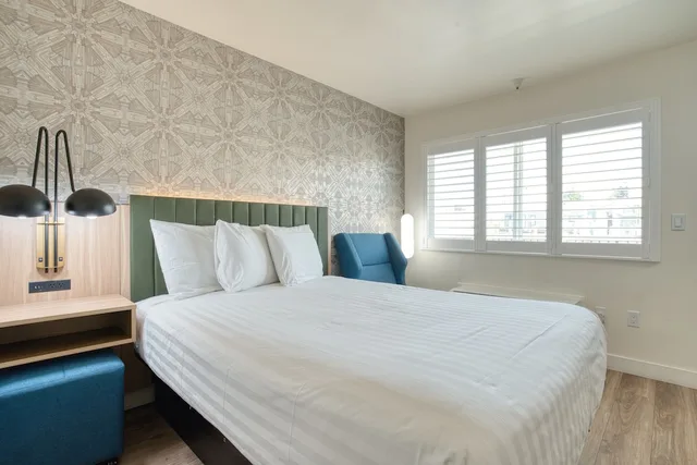 غرفة عائلية بسريرين كوين بغرفتي نوم، La Casa Inn 7/10