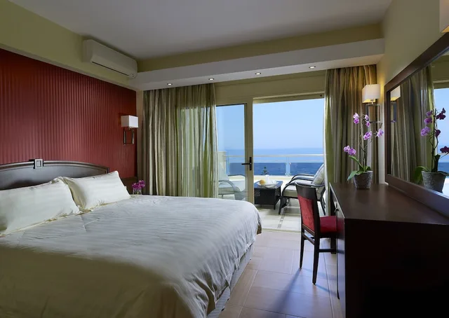 1 Bedroom, Executive, Suite, Double Bed, Sofa, Macaris Suites And Spa 2/3