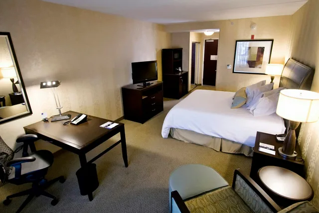 غرفة بسرير كينج، Hilton Garden Inn Aberdeen, MD 1/1