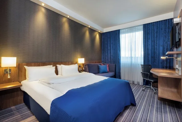 غرفة قياسية بسرير فردي، Holiday Inn Express Friedrichshafen 4/8