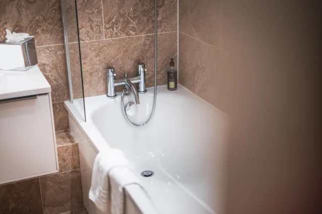 2 Bedrooms, Apartment, Twin Beds, 2 Bathrooms, Sofa، No 1 The Mansions By Mansley 5/6
