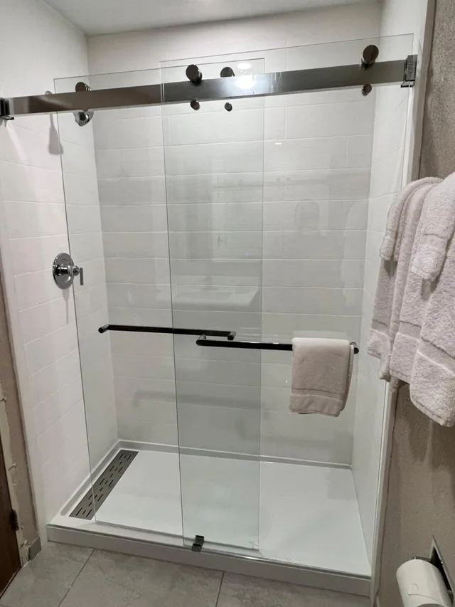 جناح بسريرين كوين مع أريكة بحوض جاكوزي، North Country Inn & Suite 4/4