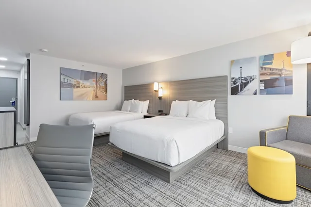 Standard, 2 Queen Beds, Best Western Plus Elgin - Chicago 3/10