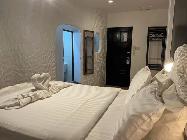 غرفة بسرير كوين بشرفة، Harrys Steakhouse & Beach Hotel 2/2