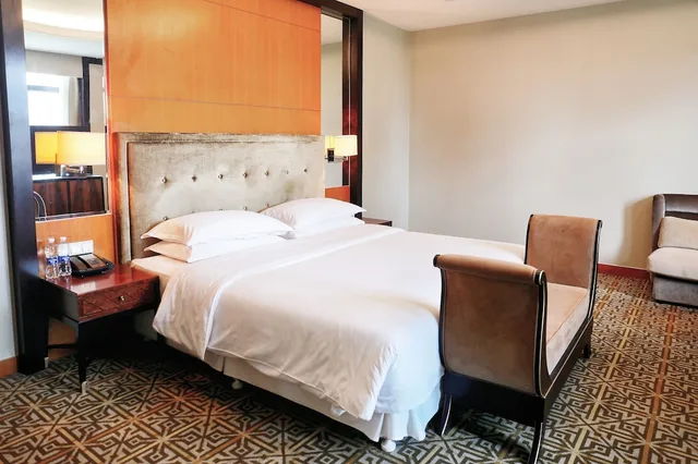 جناح كلوب بسرير كينج بإطلالة على المدينة بغرفة نوم واحدة، Sheraton Jinan Hotel 3/4