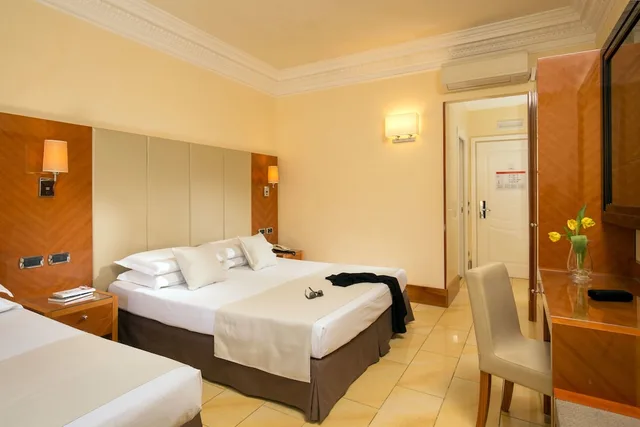 غرفة ثلاثية، Hotel Sonya 10/10