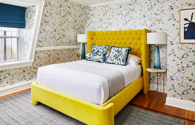 جناح بسرير كوين بإطلالة جزئية على البحر، Cliffside Inn Newport 1/2