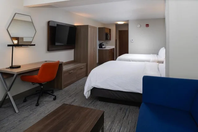 جناح بسريرين كوين مع أريكة، Holiday Inn Express Hotel And Suites Marysville 10/10