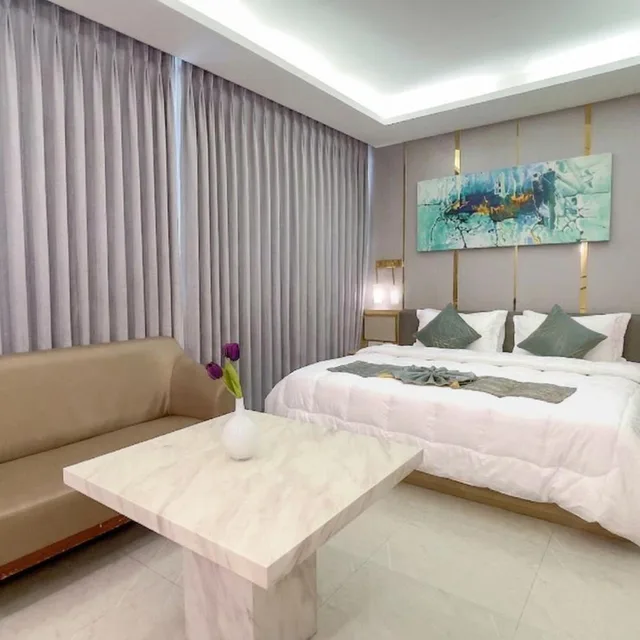 Deluxe, Double or Twin Bed, Elegant Bangkok Hotel 2/5