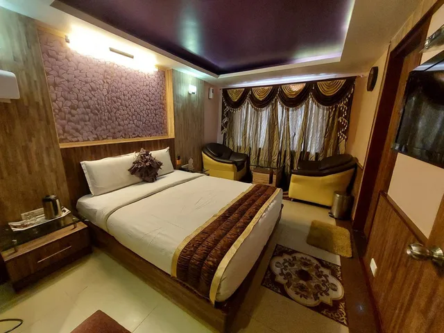 جناح ملكي عائلي بسرير مزدوج وسريرين منفصلين، ASTORIA RESIDENCY 1/1