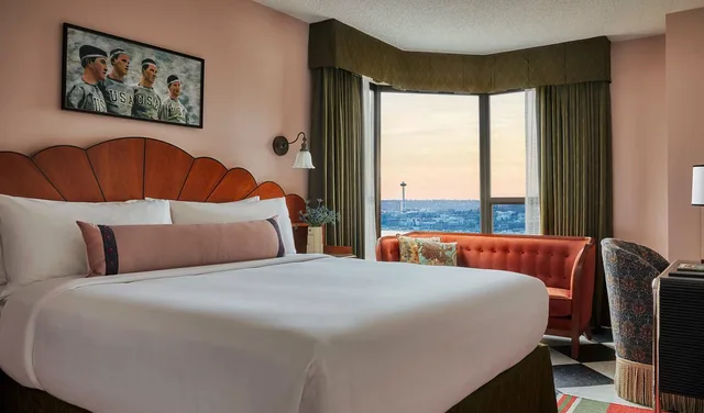 Graduate, King Bed, Skyline View، Graduate by Hilton Seattle 1/2