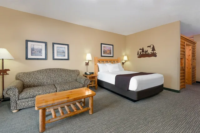 Kids Suite, Queen and Twin Beds, Sofa، Great Wolf Lodge Kansas City 1/4