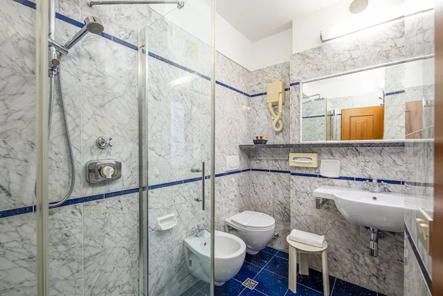 غرفة قياسية بسرير كوين، HOTEL CITY 8/10