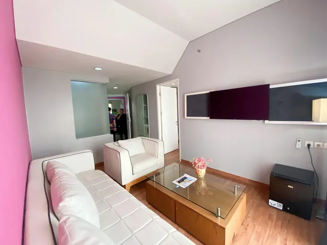 جناح جونيور، Shakti Hotel 6/10