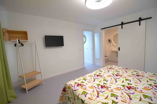 شقة كومفورت بسرير كينج وسريرين منفصلين بشرفة بغرفتي نوم، Morana Apartamentos 4/5