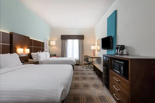 غرفة بسريرين كوين، Holiday Inn Express Hotel And Suites Grenada 3/4