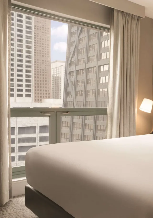 جناح رئاسي بسرير كينج، Hilton Chicago Magnificent Mile Suites 3/7