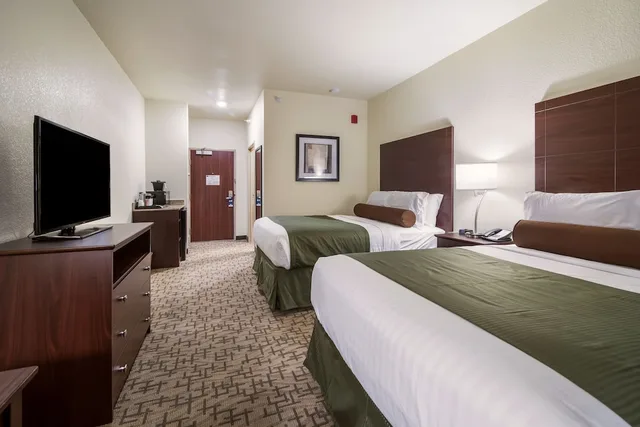 غرفة بسريرين كوين، Cobblestone Hotel and Suites Victor 1/5