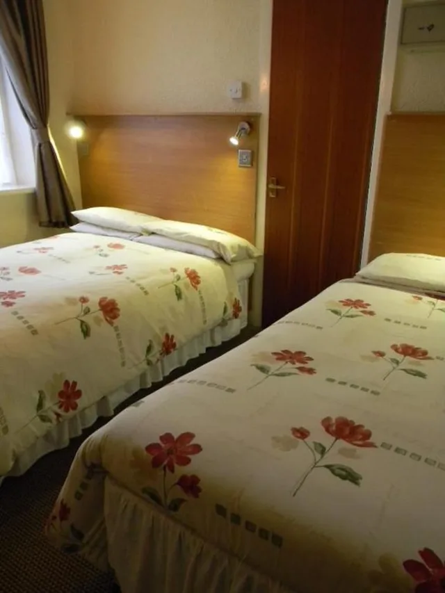 Standard, Triple, Multiple Beds، The Hawkes Hotel 3/5
