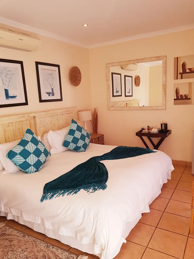 5 Sleeper, 1 King and 1 Single Beds, Bunk Bed، Tariman Boutique Hotel 2/8