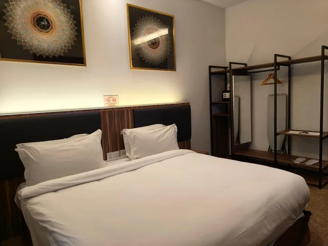 غرفة بسرير كينج، Asiatic Hotel 2/8